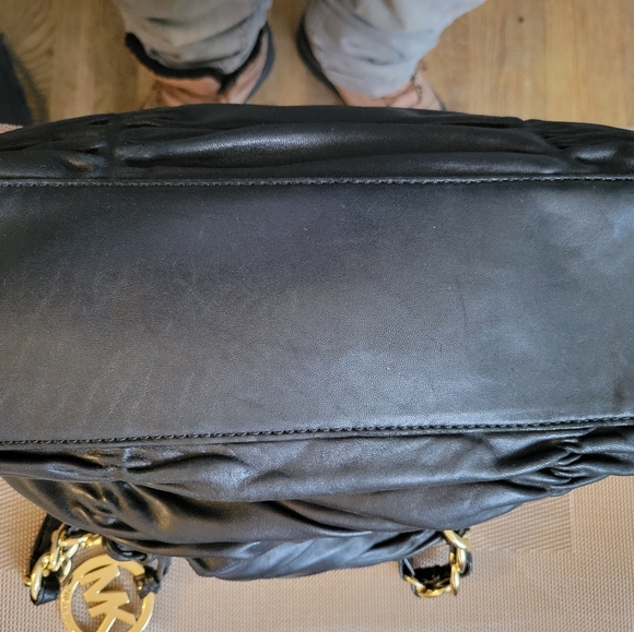 All soft leather Michael Kors bag - Picture 6 of 6